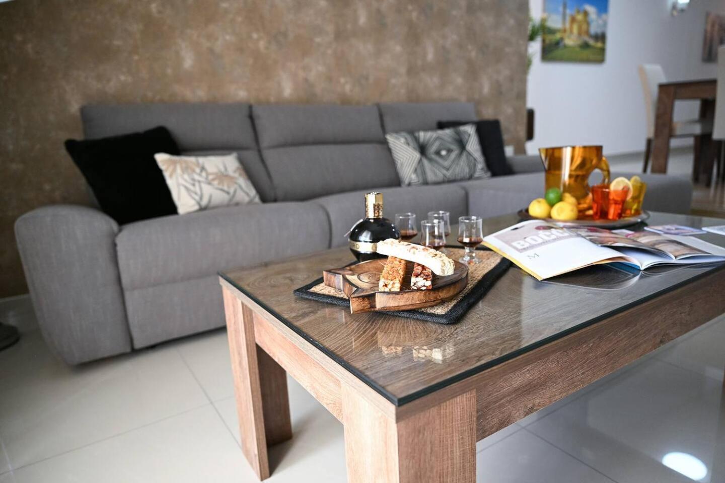 Fl 3 Ta'Lonza Luxury With Hot Tub By Homely Mellieħa Exterior foto