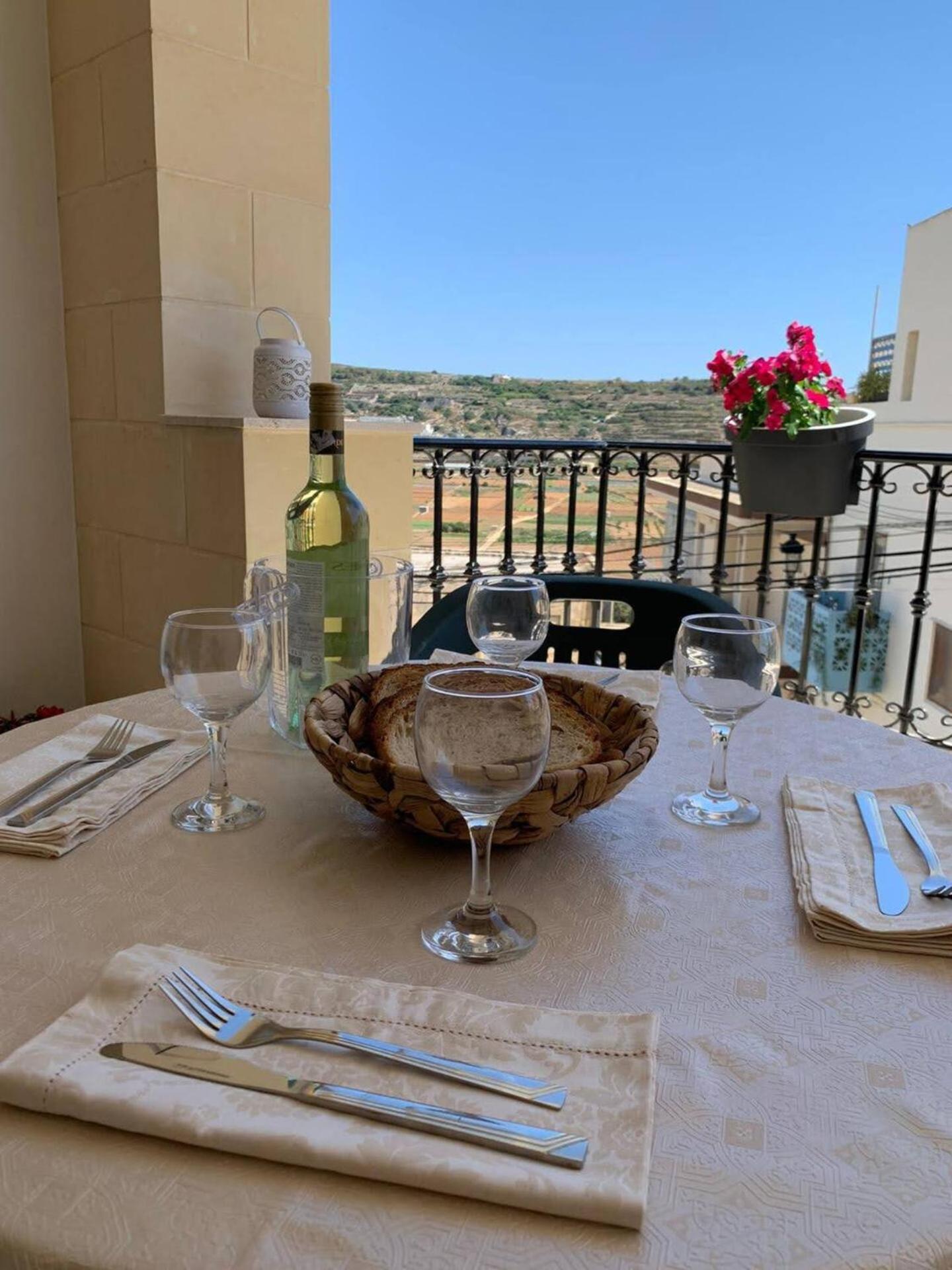 Fl 3 Ta'Lonza Luxury With Hot Tub By Homely Mellieħa Exterior foto