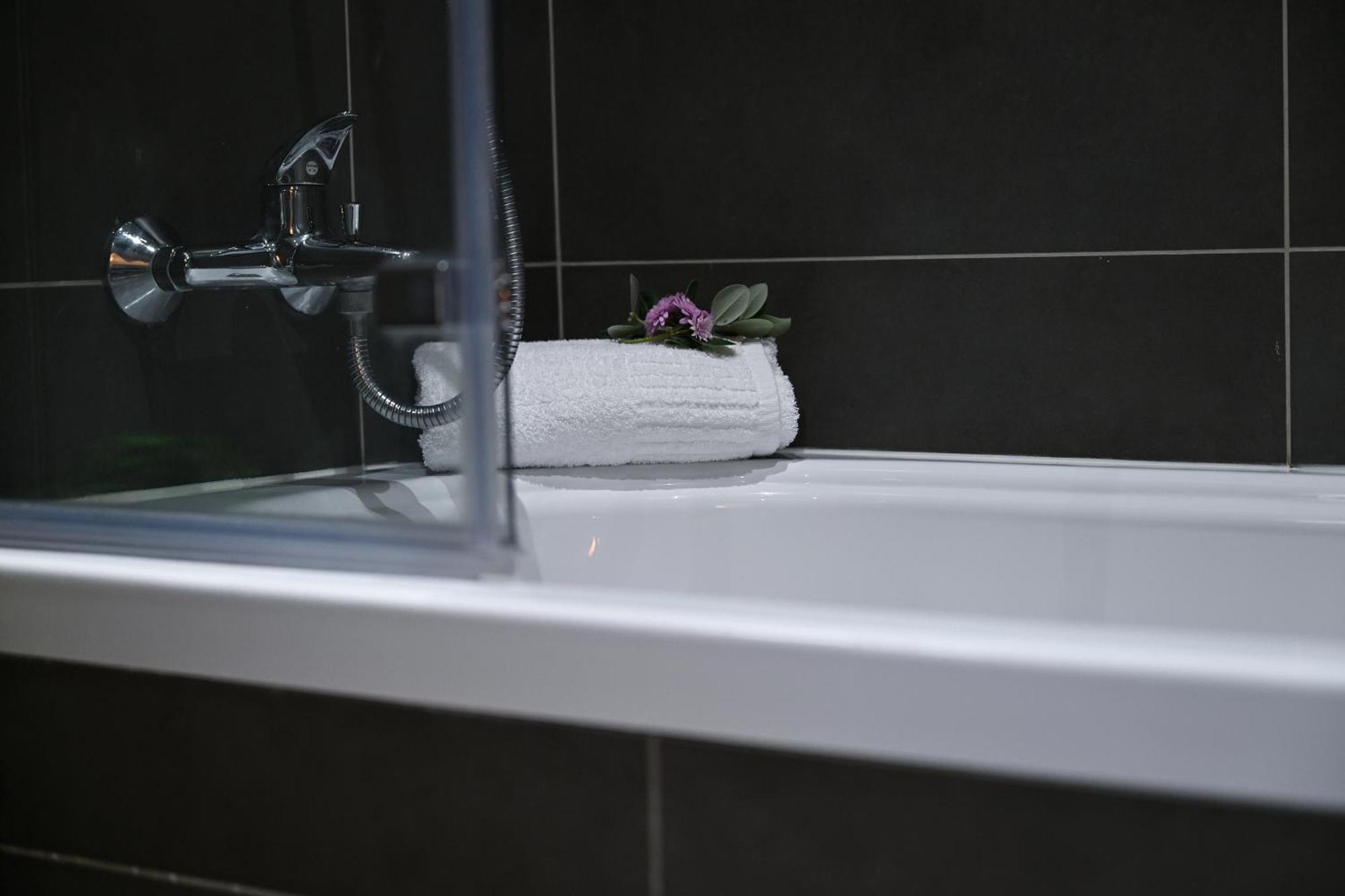 Fl 3 Ta'Lonza Luxury With Hot Tub By Homely Mellieħa Exterior foto